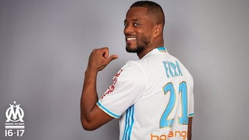 Evra dice que eligió el Marsella porque le gusta "la mierda"