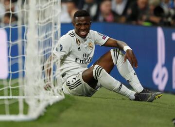 Vinicius se retiró lesionado.