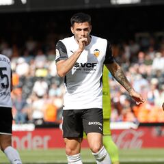 Maxi Gómez cambia de postura sobre su futuro
