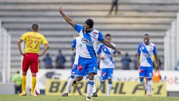 Brayan Angulo anotó un gol y un autogol en el encuentro que camoteros y michoacanos terminaron igualando en el Estadio Cuahtémoc.