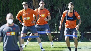 27/04/21
 
 ELCHE 
 ENTRENAMIENTO 
 RAUL GUTI MARCONE  JOSEMA 
 