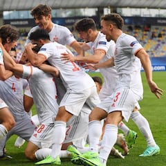 De vacaciones en Ibiza, sin botas, sin billetes de avión: así fue la caótica convocatoria Sub-21