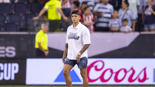 El gran refuerzo de Chivas seguirá esperando su debut