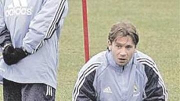 <b>SACRIFICIO. </b>Cassano trabaja con José Luis San Martín.