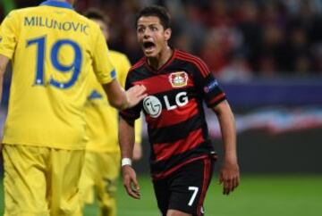 Los rostros de Javier Chicharito Hernández tras marcar su primer gol con el Bayer Leverkusen en Champions