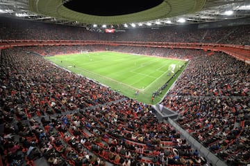 La Catedral volvió a dar ejemplo al fútbol, 48.121 aficionados para un partido de semifinales de la Copa de la Reina. Todo un récord en la historia del fútbol femenino.