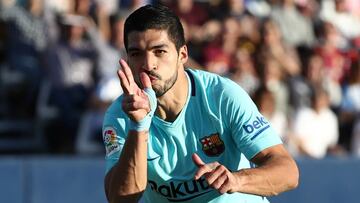 Luis Suárez celebra su gol.