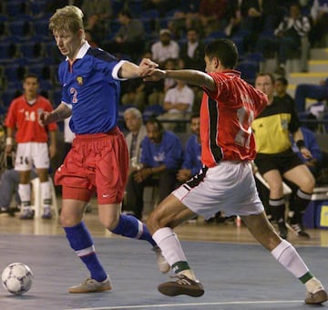 El Emperador del fútbol sala, uno de los pívot más determinantes de la historia. En la liga rusa anotó 553 goles en el Dina de Moscú, que luego presidió. También llevó a Rusia a conquistar su gran logro, la Eurocopa 1999, de ingrato recuerdo para España ya que lo conquistó ante La Roja en Granada. Falleció en 2010.

