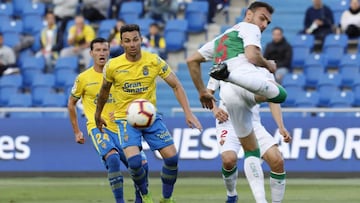 Un gol de Carlos Castro deprime todavía más a Las Palmas