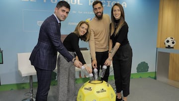 Fútbol y reciclaje se unen en la nueva campaña 'El fútbol recicla'