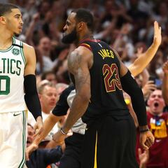 Para echar a los Cavs hay que pasar por encima del Rey: ¡qué dos triples en la cara de Tatum!