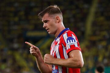 VILLARREAL (COMUNIDAD VALENCIANA), 19/08/2024.- El delantero noruego del Atlético de Madrid Alexander Sørloth celebra tras anotar ante el Villarreal este lunes, en un partido de la primera jornada de LaLiga EA Sports, entre el Villarreal CF y el Atlético de Madrid, en el Estadi de la Ceràmica de Villarreal (Comunidad Valenciana). EFE/ Manuel Bruque
