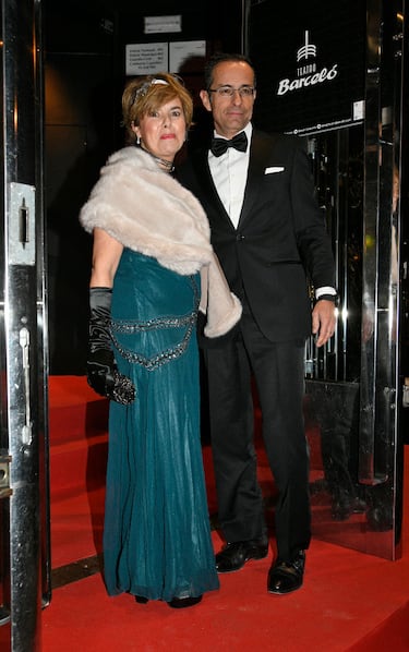 Soraya Saénz de Santamaria y José Iván Rosa Vallejo llegan la fiesta de cumpleaños de Alejandro Sanz en el Teatro Barceló.