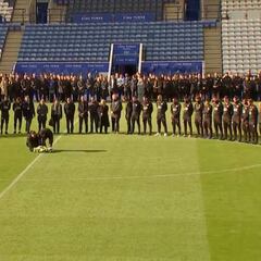 El solemne homenaje a las víctimas del accidente en el estadio del Leicester