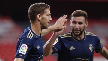 Moncayola felicita en el gol a Brasanac.