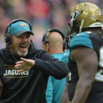 Gus Bradley, tipo feliz en la AFC Sur.