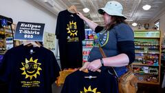 At what time do you have to start listening to ‘Total Eclipse of the Heart’ in your city during the eclipse?