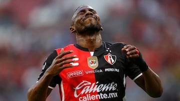 AME5572. GUADALAJARA (MÉXICO), 26/07/2022.- Julián Quiñones de Atlas en acción ante Tijuana, hoy, durante un partido de la jornada 5 del torneo Apertura 2022 de la liga del fútbol mexicano, disputado en el Estadio Jalisco, en Guadalajara (México). EFE/ Francisco Guasco
