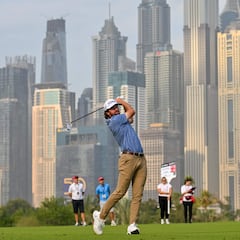 Cameron Young abre hueco en Dubái