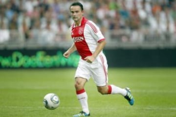 Marc Overmars: En 1997 la UC jugó un amistoso con el poderoso Ajax en San Carlos de Apoquindo y el puntero jugó ese compromiso.