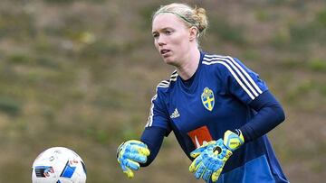 Hedvig Lindahl con Suecia.