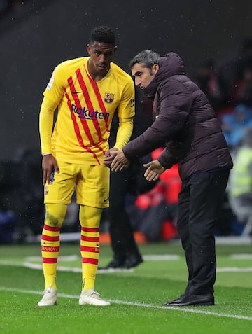 Ernesto Valverde y Junior Firpo.