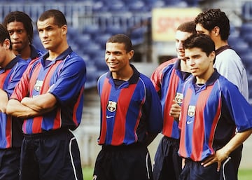 Lleg¨® al FC Barcelona en 2001 procedente del Cruzeiro en una ¨¦poca en la que, tras la pol¨¦mica del fichaje de Luis Figo por el Real Madrid, Joan Gaspart fichaba sin pararse a pensar en la realidad. Este delantero solo jug¨® 800 minutos en los que marc¨® un gol. Tras su paso por el conjunto cul¨¦ se fue cedido al Benfica.