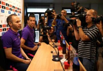 Rueda de prensa de Iniesta y Busquets.