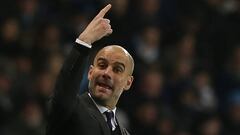 NVR001. Manchester (United Kingdom), 21/01/2017.- Manchester City&#039;s manager Pep Guardiola gestures during the English Premier League soccer match between Manchester City and Tottenham Hotspur at the Etihad Stadium in Manchester, Britain, 21 January 2