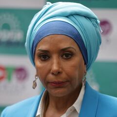 ¿Qué pasó con Piedad Córdoba en Honduras y con cuánto dinero fue retenida en el aeropuerto?