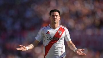 BUENOS AIRES, ARGENTINA - APRIL 27: Franco Mastantuono of River Plate celebrates after scoring the team's first goal during the Torneo Apertura Betano 2025 match between River Plate and Boca Juniors at Estadio Mas Monumental Antonio Vespucio Liberti on April 27, 2025 in Buenos Aires, Argentina. (Photo by Marcelo Endelli/Getty Images)