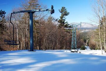 Est cerca de Lake Placid, Whiteface Mountain y hasta instalaciones olmpicas. 