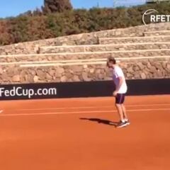Muguruza llega a La Manga y se entrena con un balón de fútbol