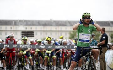 Hay vida fuera de las tres grandes o los monumentos. Respecto a la disciplina cronometrada, Filippo Ganna defendió con éxito su título de campeón del mundo, Primoz Roglic se llevó el oro olímpico en Tokio y Stefan Küng, el europeo por segunda vez. Wout van Aert, Rohan Dennis, Tom Dumoulin o Rémi Cavagna son asiduos a los podios, y Stefan Bissegger promete. Sobre los velocistas, nadie esperaba la resurrección de Mark Cavendish en el Tour. Allí igualó el hito de 34 etapas de Merckx con sus cuatro dianas. Tim Merlier mojó en el Giro y n el Tour, y Jasper Philipsen, también del Alpecin, en La Vuelta. En España volvió a triunfar Fabio Jakobsen. Ewan, Ackermann, Sam Bennett, Démare y Gaviria bajaron su nivel, mientras Colbrelli lo elevó.