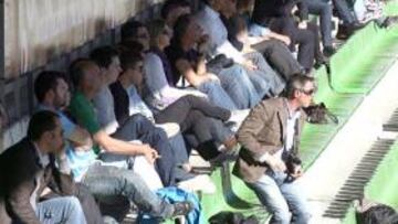 <b>VIGILADOS.</b> Ojeadores y agentes siguen con atención la evolución de los jóvenes futbolistas españoles.