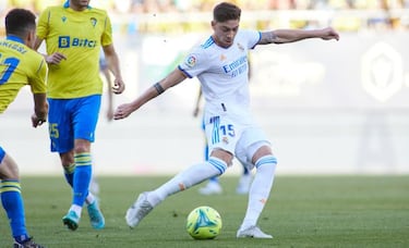 A Ancelotti le sobra uno