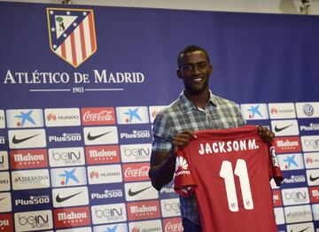 Jackson posa como nuevo jugador del Atlético.