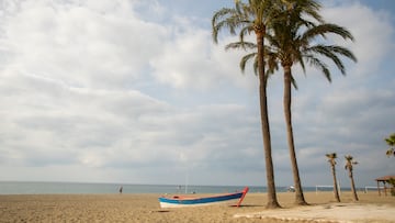 La provincia andaluza disfruta de un clima agradable todo el año, en invierno durante el día, es fácil pasar de los 20º. La temperatura del agua es fresquita, eso sí. En la foto, la Playa de la Rada.