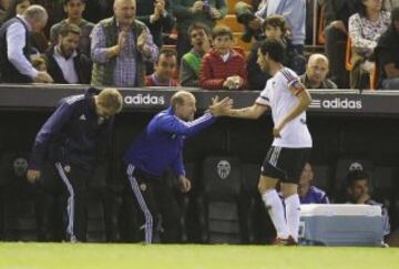2-0. Dani Parejo celebró con Ochotorena el segundo gol que anotó de penalti.