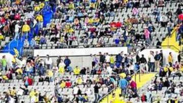 <b>INSTANTÁNEA LAPIDARIA. </b>Los aficionados mostraron su indiferencia abandonando las gradas antes de la conclusión del último partido.