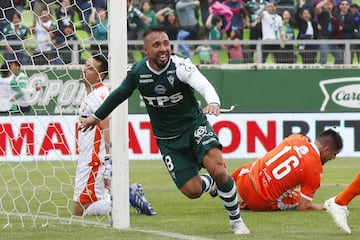 El lateral debutó en un clásico, pero nunca se consolidó en la U. Pasó por La Serena antes de llegar a Santiago Wanderers, su actual club.