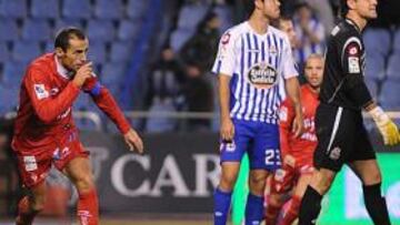 <b>SIEMPRE DIEGO CASTRO. </b>El mediapunta pontevedrés le ha marcado ya cuatro goles en cinco partidos al Deportivo desde el regreso del Sporting a Primera.