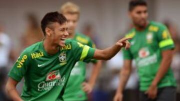 Neymar, durante un entrenamiento con Brasil
