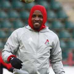 Farfán ya entrena una semana antes de medirse al Atlético