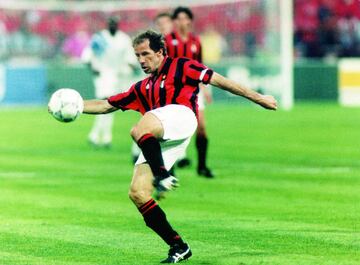 El Milan ha retirado el dorsal 6 que llev Baresi entre 1977 y 1997 en el equipo italiano.