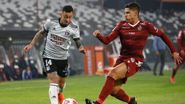 Futbol, Colo Colo vs Deportes La Serena.
Octavos de final, partido de vuelta, Copa Chile 2021.
El jugador de Colo Colo Matias Rodriguez, izquierda, disputa el balon con Romulo Zanre de Deportes La Serena durante el partido de vuelta de los octavos de final de la Copa Chile realizado en el estadio Monumental, Santiago, Chile.
04/07/2021
Felipe Zanca/Photosport
Football, Colo Colo vs Deportes La Serena.
Round of 16, second leg, 2021 Copa Chile Championship.
Colo Colo's player Matias Rodriguez, left, battles for the ball against Romulo Zanre of Deportes La Serena during the round of 16, second leg match of the Copa Chile Championship held at the Monumental stadium in Santiago, Chile.
04/07/2021
Felipe Zanca/Photosport