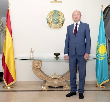 “La visita del Madrid ayuda a tender puentes y reforzar lazos culturales”