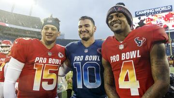 Patrick Mahomes y Deshaun Watson han conseguido los contratos m&aacute;s lucrativos en la historia de la NFL este verano. Trubisky a&uacute;n no escucha ofertas.