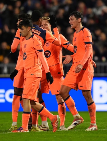 0-1. Andreas Christensen celebra el primer tanto con sus compañeros de equipo.