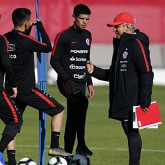 Juan Pinto Durán amaneció con fuertes rayados contra Rueda